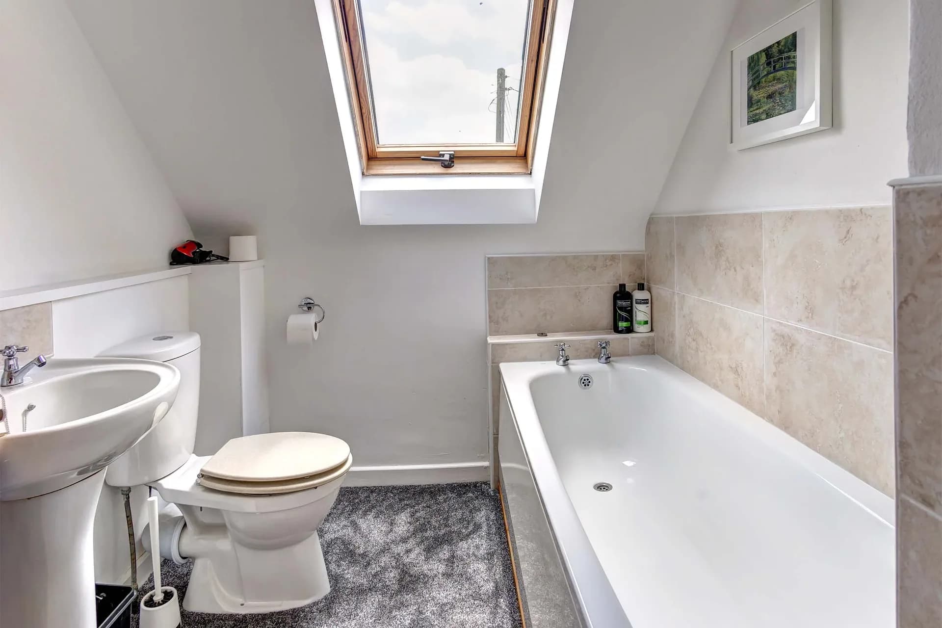 En-suite bathroom