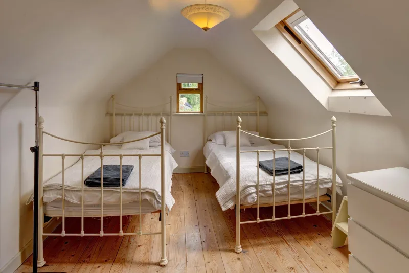 Holiday cottage twin bedroom